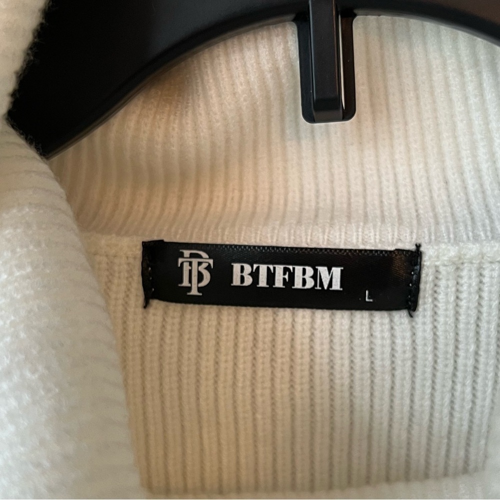 BTFBM Chic White Turtleneck Ribbed Sweater Size Large - Picture 3 of 5